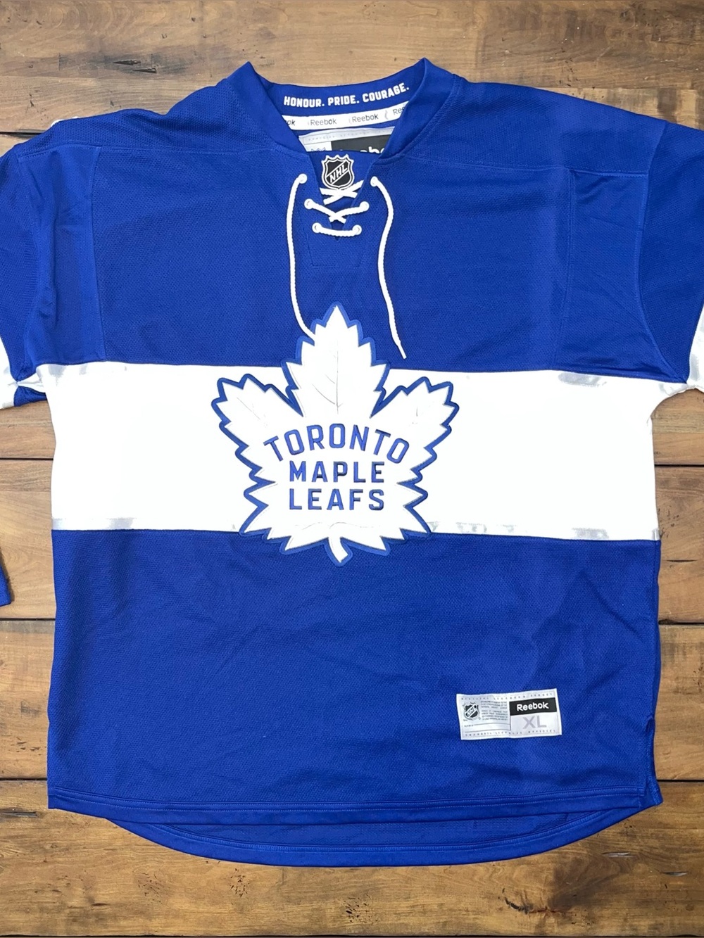 NWT Authentic Reebok Toronto Maple Leafs 2017 Centennial Classic Jersey, in XL